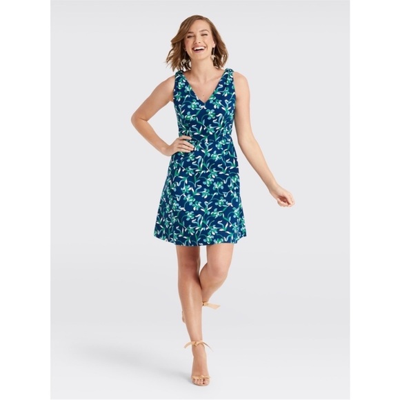 Draper James Floral Knot Shoulder Dress Size 18X - Picture 3 of 12